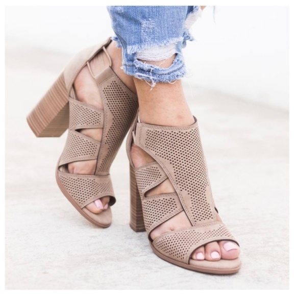 🌞HP🌞 Peep Toe Sandal Booties Sz 9 - Picture 2 of 7